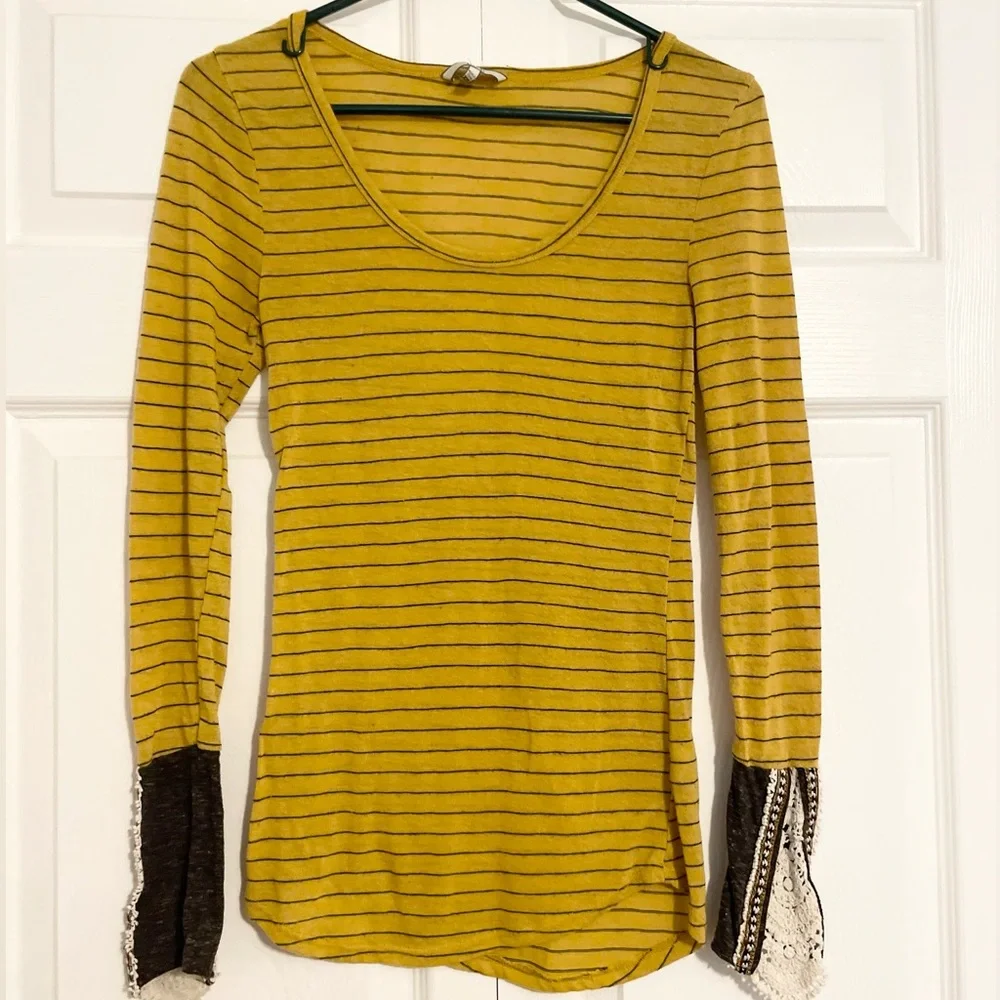BKE Yellow Stripe Long Sleeve Tee - Picture 2 of 6
